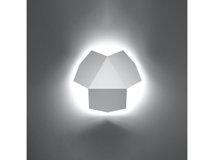 Tre fehér fali lámpa