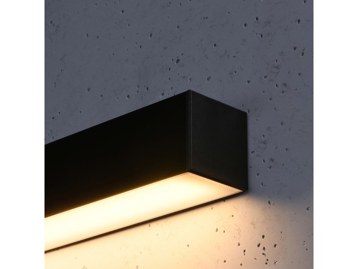 Pinne 150 fekete 3000K fali lámpa