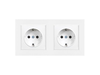 Nova földelt csatlakozóaljzat kettős dugalj 16A 250V fehér kerettel