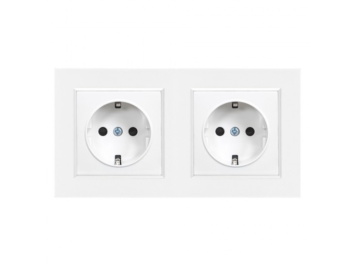 Nova földelt csatlakozóaljzat kettős dugalj 16A 250V fehér kerettel